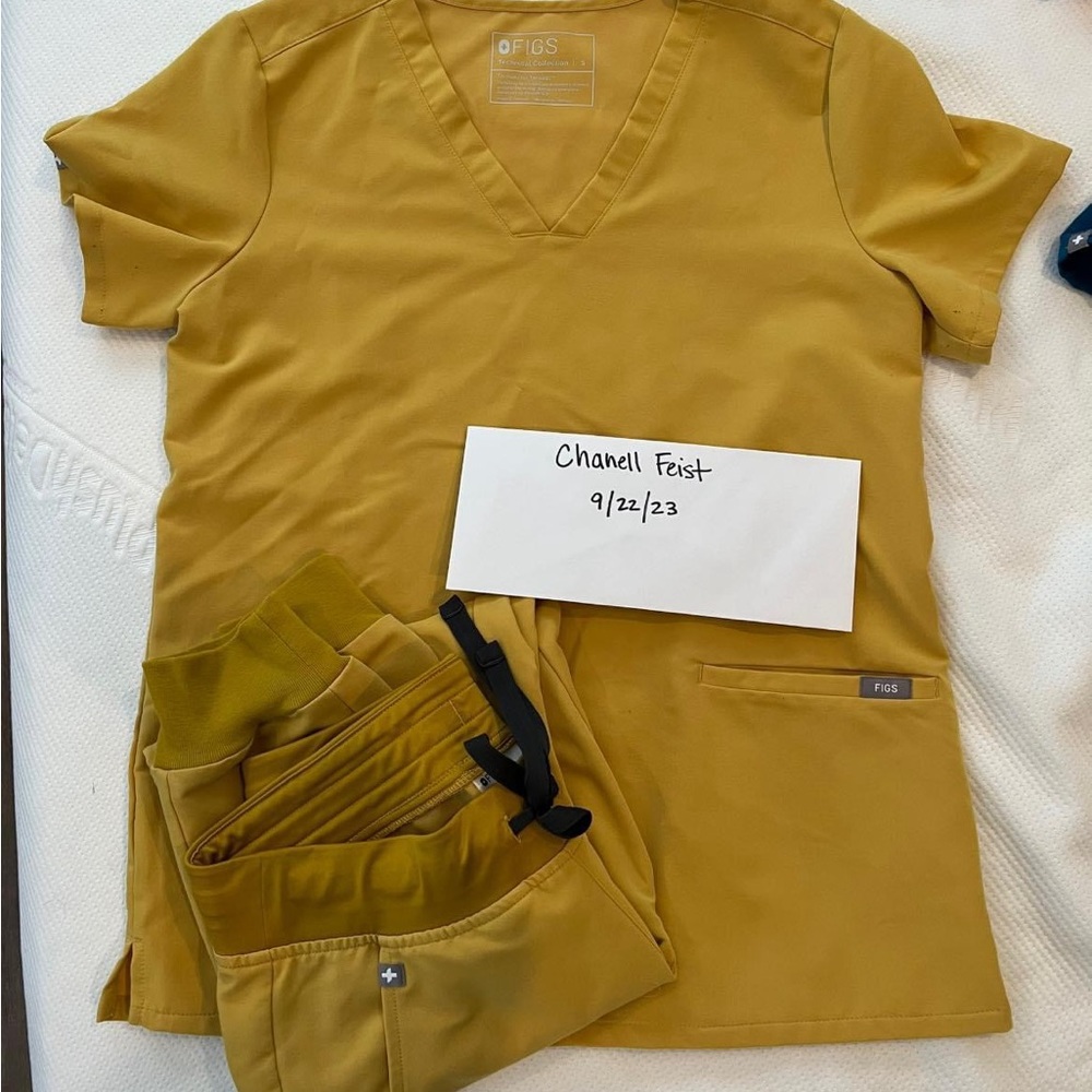 Light gold small Zamora joggers and small Casma top.